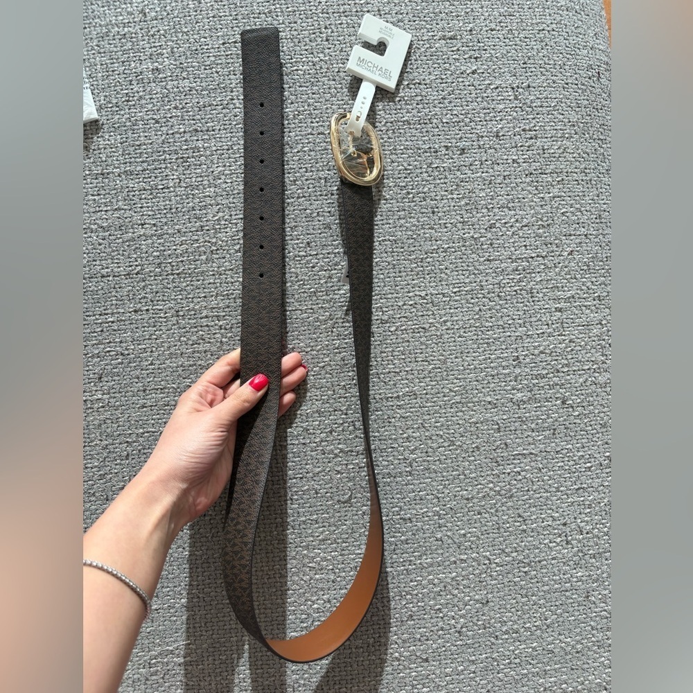Michael Kors Reversible Genuine Leather Belt Brown  Medium Twist Buckle